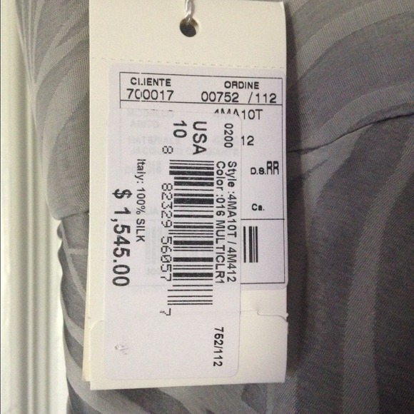 Beautiful Armani dress. Never been worn. - Picture 3 of 4