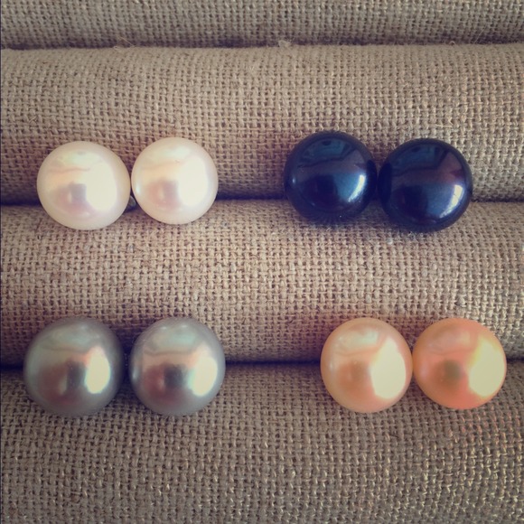 GENUINE ELEGANCE! stud pearl earrings 10-12mm