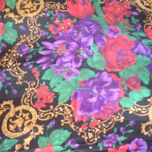 Pretty scarf - Picture 2 of 4