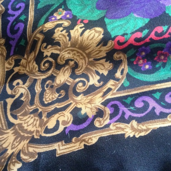 Pretty scarf - Picture 4 of 4