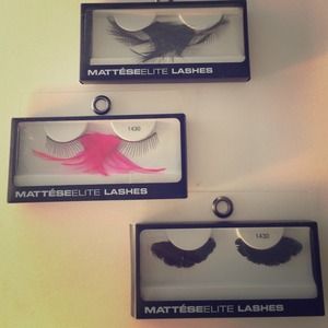 SOLD 💖 EYE LASHES 💖