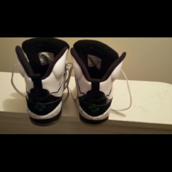 Jordans - Picture 2 of 4