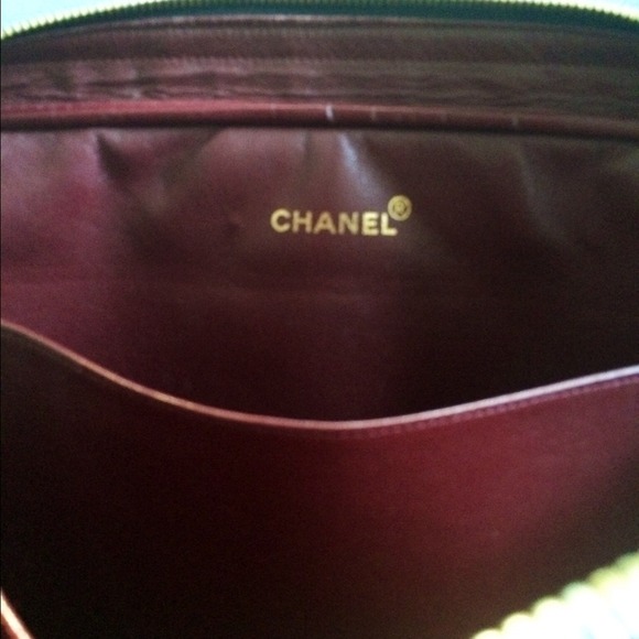 💥💥💥💥 PRICE CUT! Authentic Chanel shoulder Bag. - Picture 4 of 4