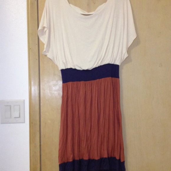 Dresses & Skirts - Color block short dress