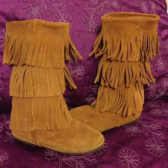 Authentic Minnetonka Fringe Boots - Picture 2 of 4