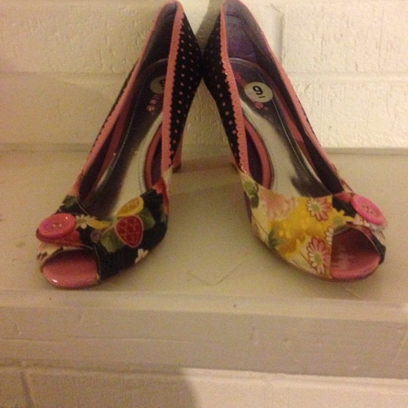 Floral Dollhouse Pump