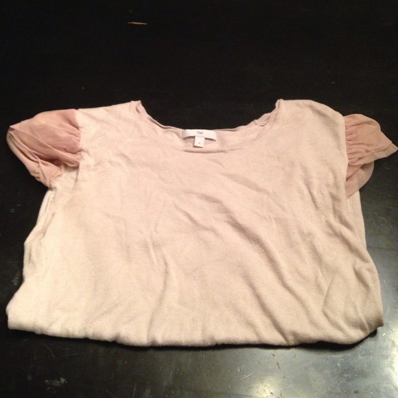 Super soft and cute Gap top with puff sleeves