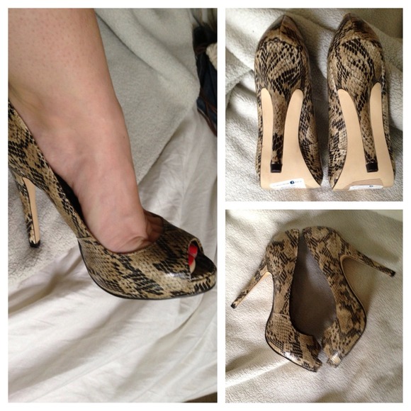 BNWT Steve Madden Python Leather Peep-Toe Heels s6 - Picture 2 of 6