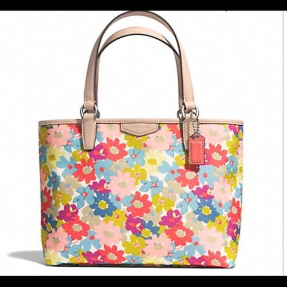 On hold***** BNWT 100% Authentic Coach Floral Tote