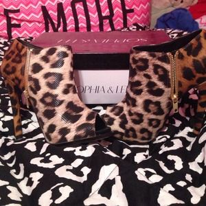 Sophia & Lee bootie heels