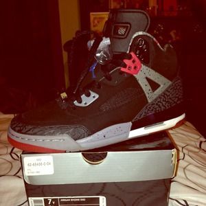 Jordan Spizike size 7y