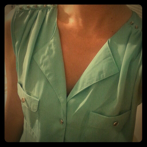Sleeveless studdedtop