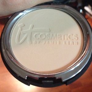 It cosmetics celebration foundation