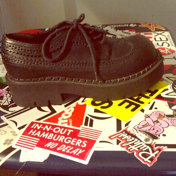 Platform Oxfords size:5 great condition.