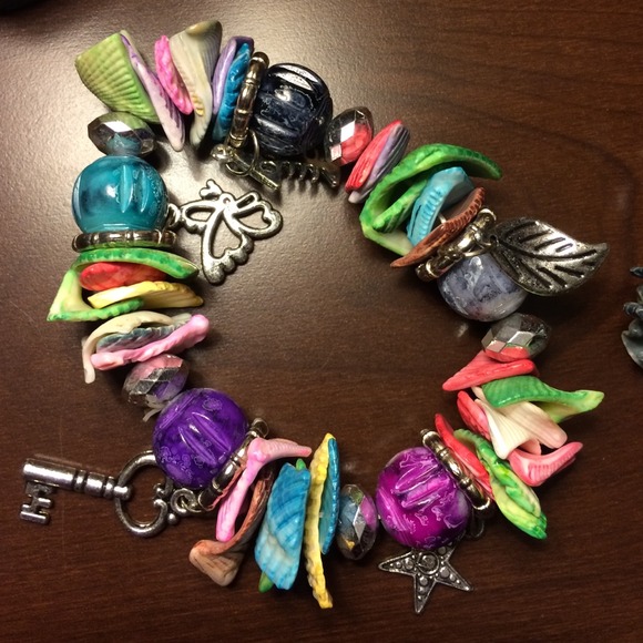 Shell bracelets - Picture 2 of 3