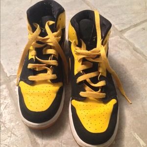 Nike air Jordan's- yellow black & white