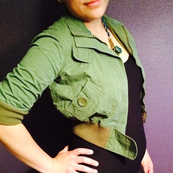 Cropped Jacket - Picture 2 of 4