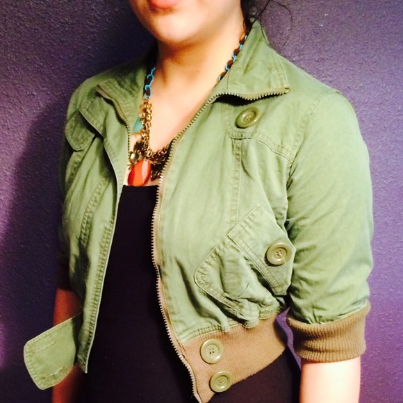 Cropped Jacket - Picture 3 of 4