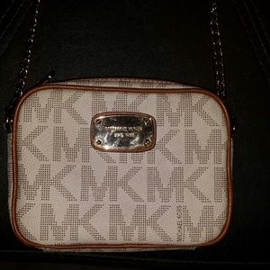 **SOLD***Authentic Michael Kors crossbody