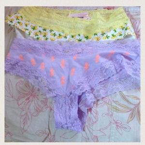 Bundle of 5 Victoria's Secret panties size medium