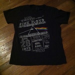 Awesome pink Floyd shirt