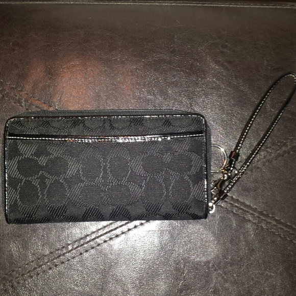 Authentic Coach clutch