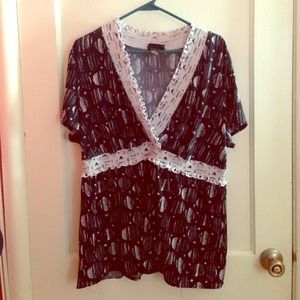 Lane Bryant cute black and white top