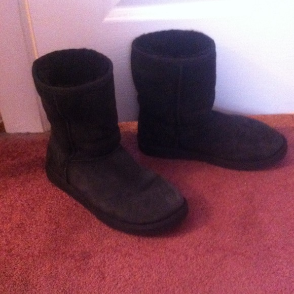 short black ugg boots