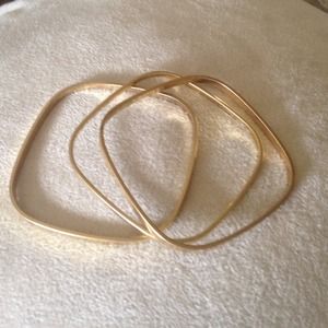 ⭕️bundle sale⬇️⭕️gold square fashion bangle