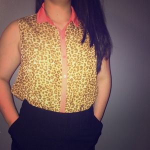 💜Gorgeous Leaper blouse💜‼️SALE‼️