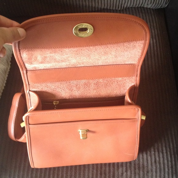 Authentic Coach cross-body - Picture 3 of 4