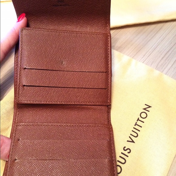 🚫SOLD🚫Authentic Louis Vuitton wallet - Picture 2 of 4