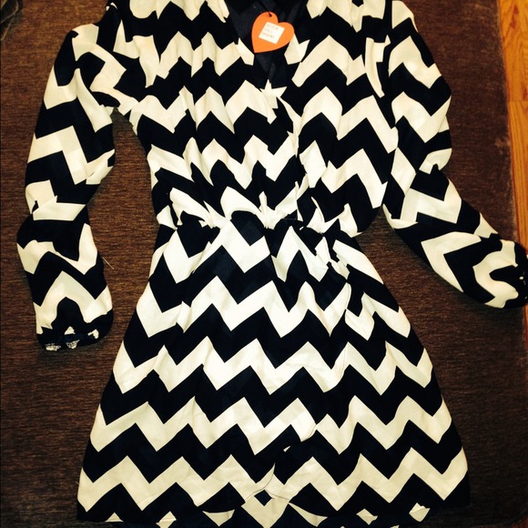 Hot Mama Maternity tunic - Picture 2 of 2