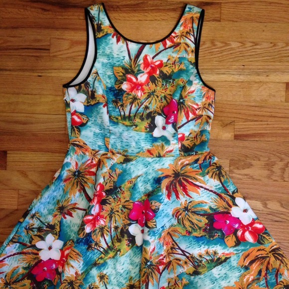Island Print Dress By Forever21