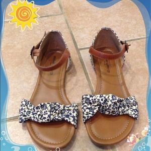 Mossimo Supply CO sandals