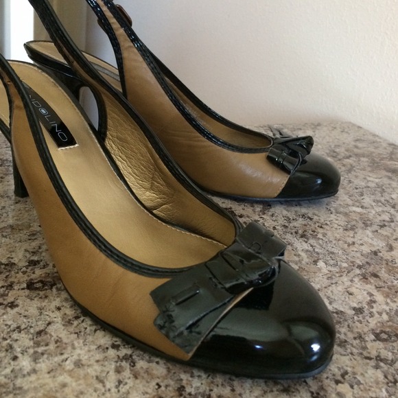 SOLD✨B1G1 FREE✨ Bandolino Tan Black Cap Toe Heels - Picture 4 of 4