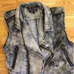 Acid wash style vest jacket
