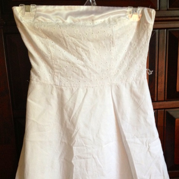 Strapless white dress - Picture 2 of 3