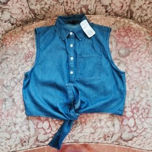 💢💢SOLD💢💢Light denim top!