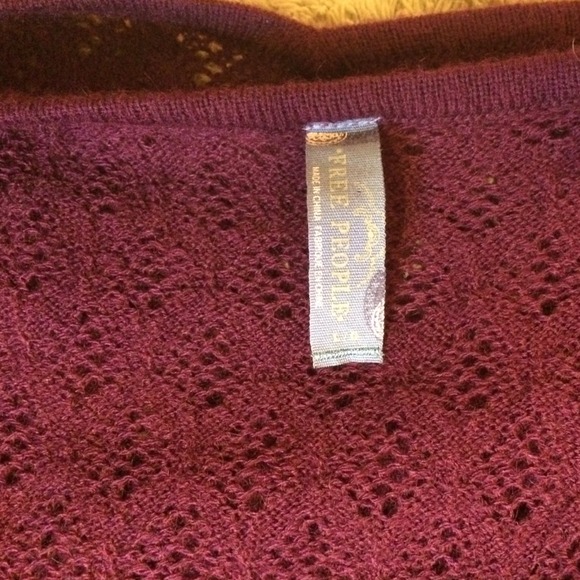 Loose Knit - Picture 3 of 4