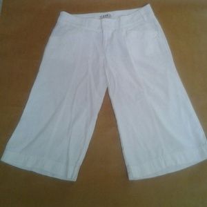 White Linen Capris, great for a beach party