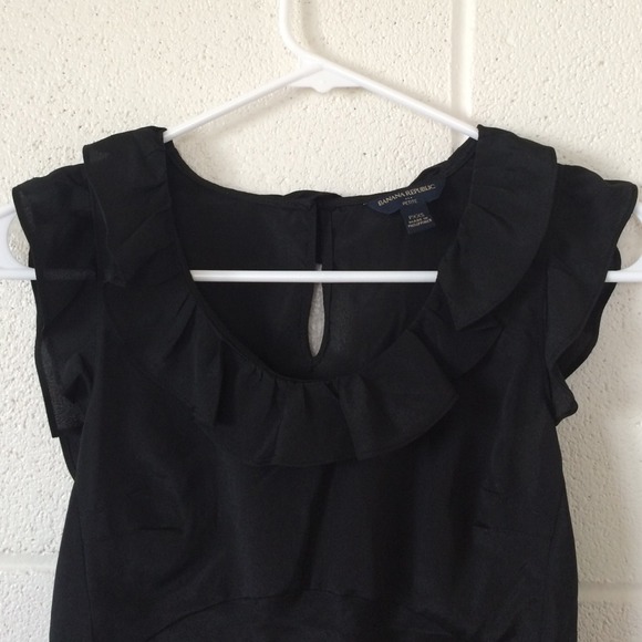 🎉HP🎉Banana Republic Sleeveless Ruffle Top - Picture 2 of 6