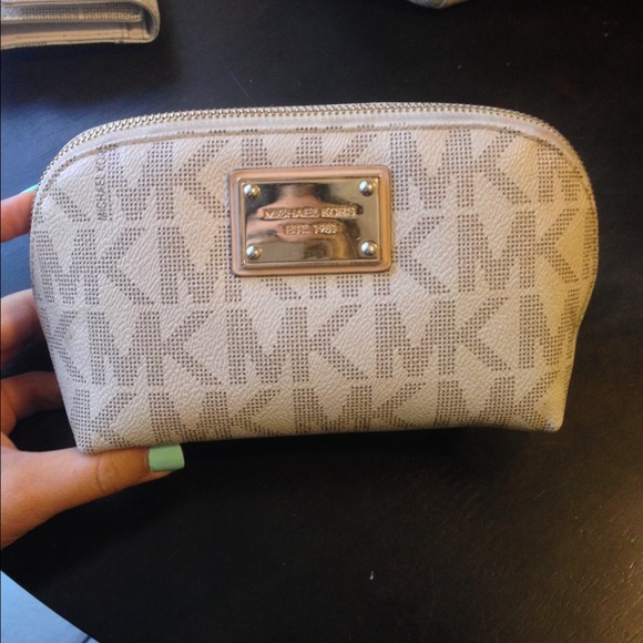 Michael kors cosmetic bag