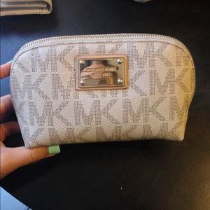 Michael kors cosmetic bag