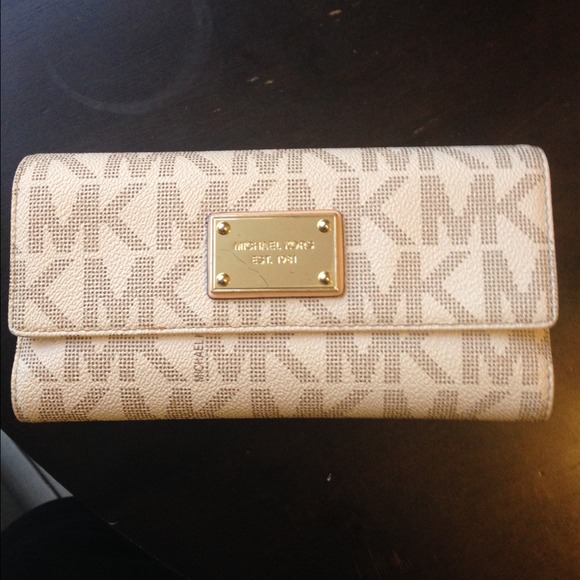 Michael kors wallet