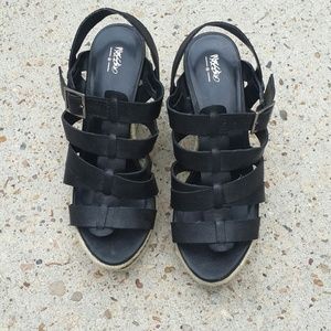 Black gladiator wedges!