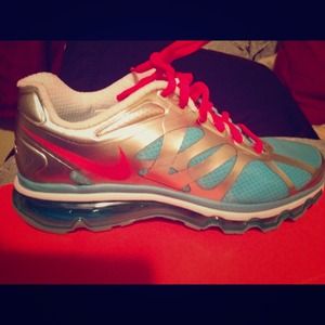 Nike air max 2012 GS. Youth size 6.