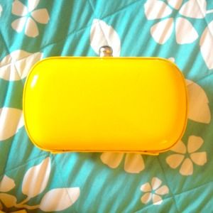 Yellow clutch