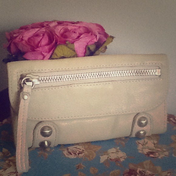 Linea Pelle Dylan wallet in sand