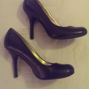 Jessica Simpson Round Toe Pumps